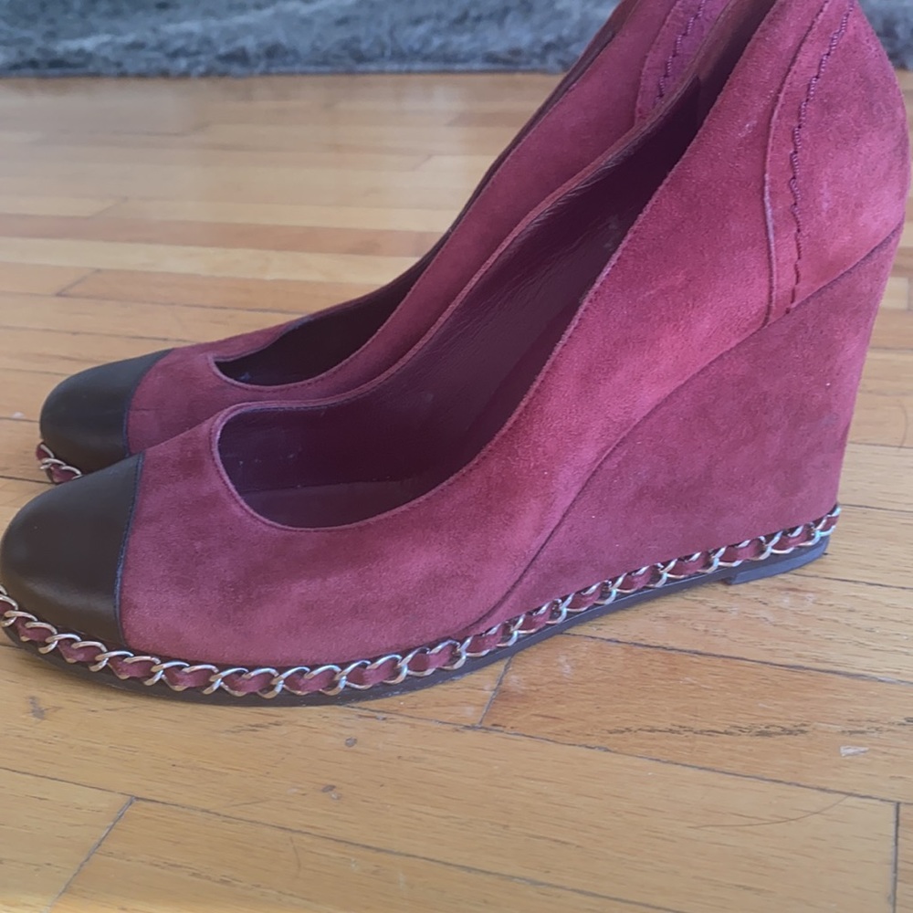 Red CHANEL Chain Wedges SZ 7 (37.5) - Picture 2 of 5